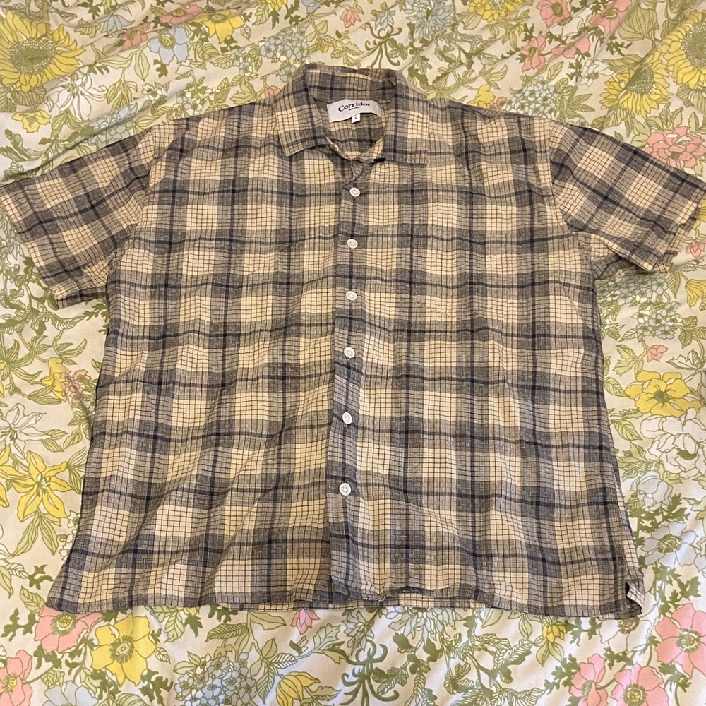 Corridor Men’s short sleeve plaid button up with front pocket - large